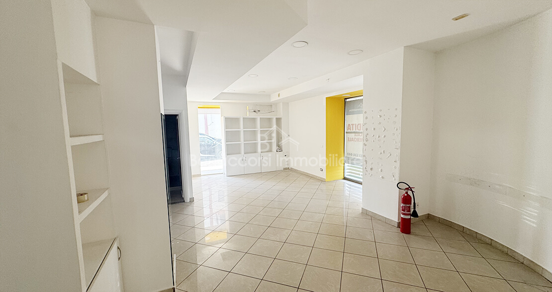LOCALE COMMERCIALE IN VENDITA - Foto #10