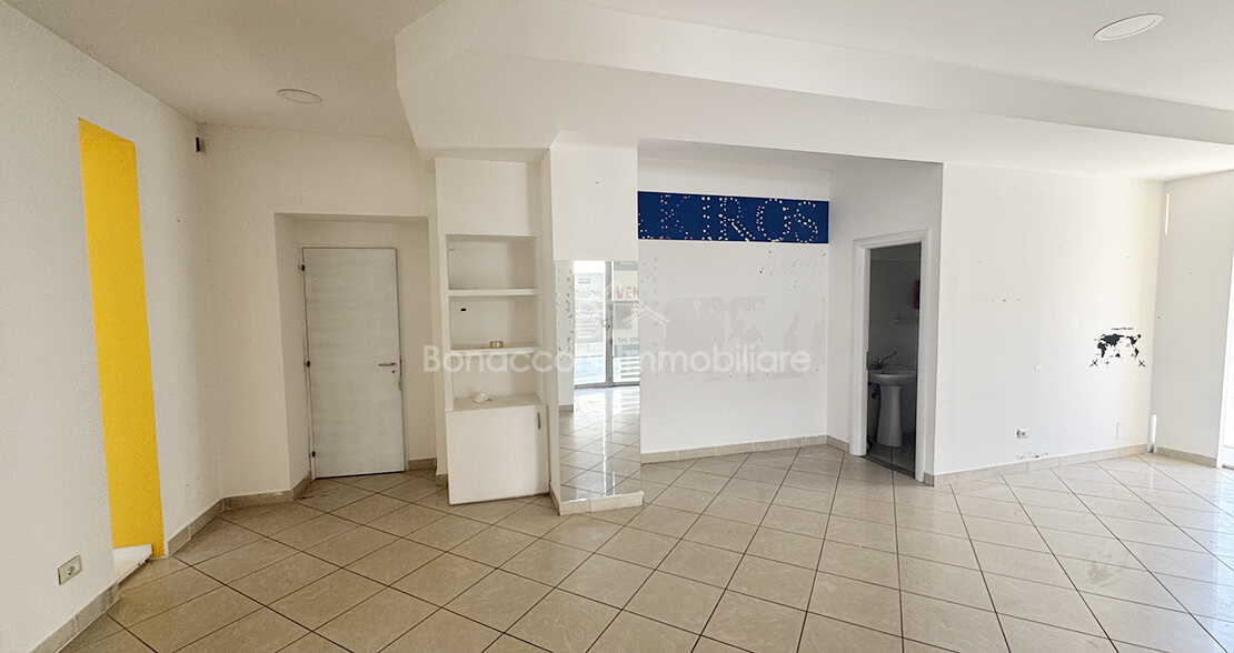 LOCALE COMMERCIALE IN VENDITA - Foto #14