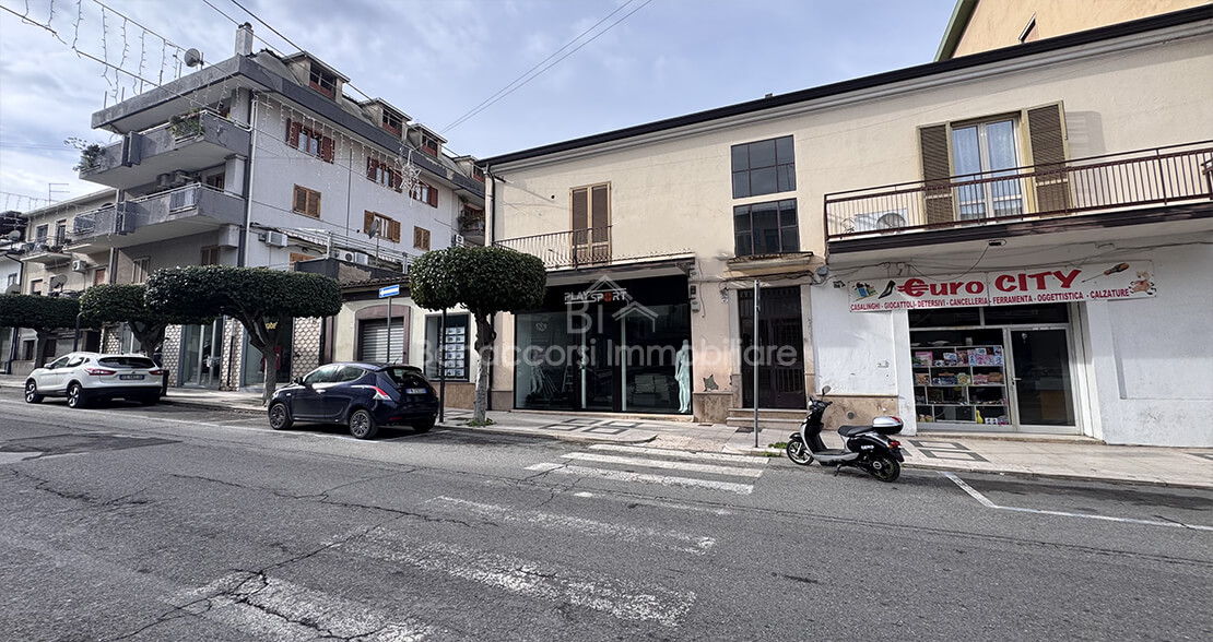 LOCALE COMMERCIALE IN VENDITA - Foto #11