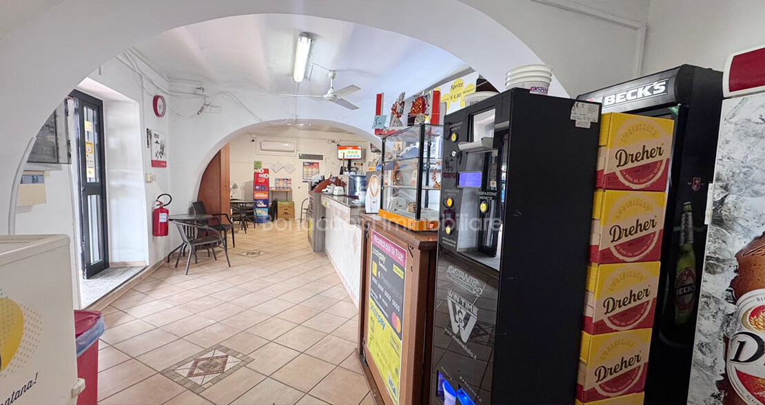 VENDESI ATTIVITA' COMMERCIALE - Foto #14