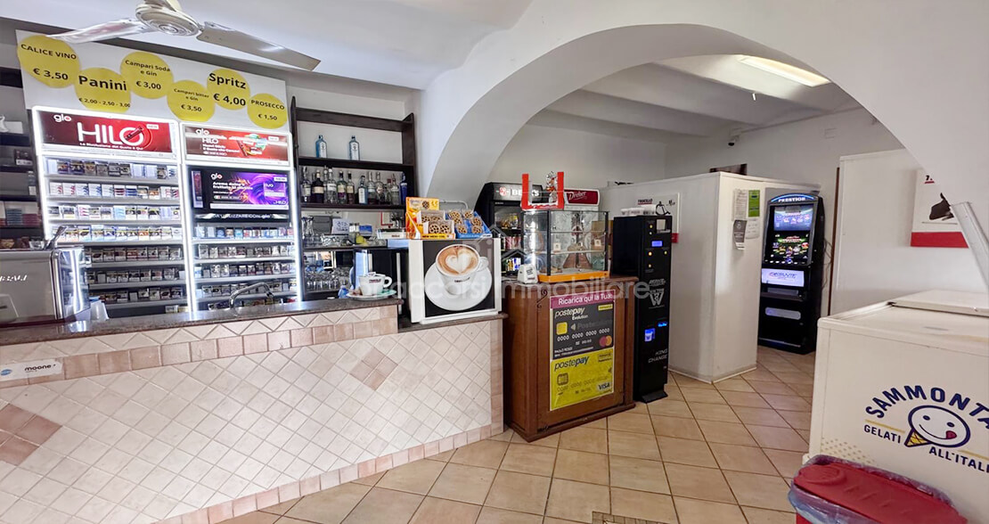 VENDESI ATTIVITA' COMMERCIALE - Foto #2