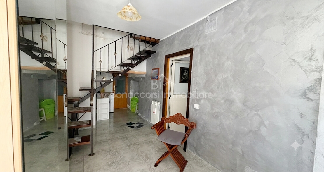 PALAZZINA  NEL CENTRO STORICO - Foto #2