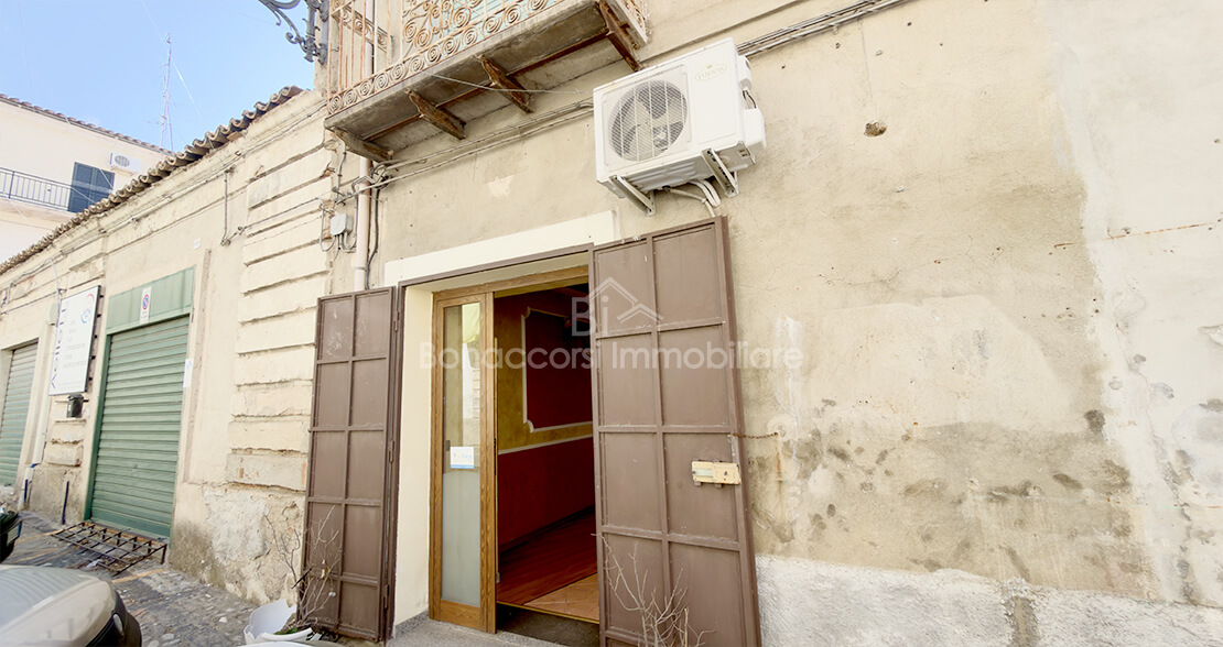 LOCALE COMMERCIALE IN VENDITA - Foto #2